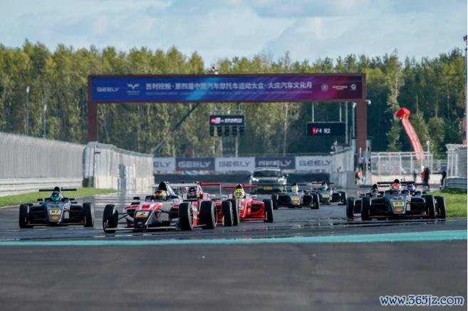 F4方程式中国挑战赛精彩落幕 黎智聪加冕双冠