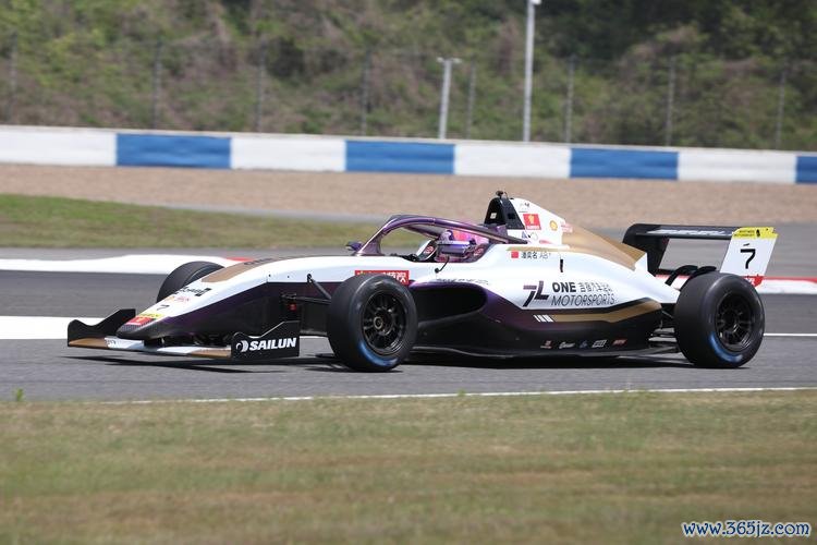 F4方程式中国锦标赛揭幕战落幕 世界见证中国速度