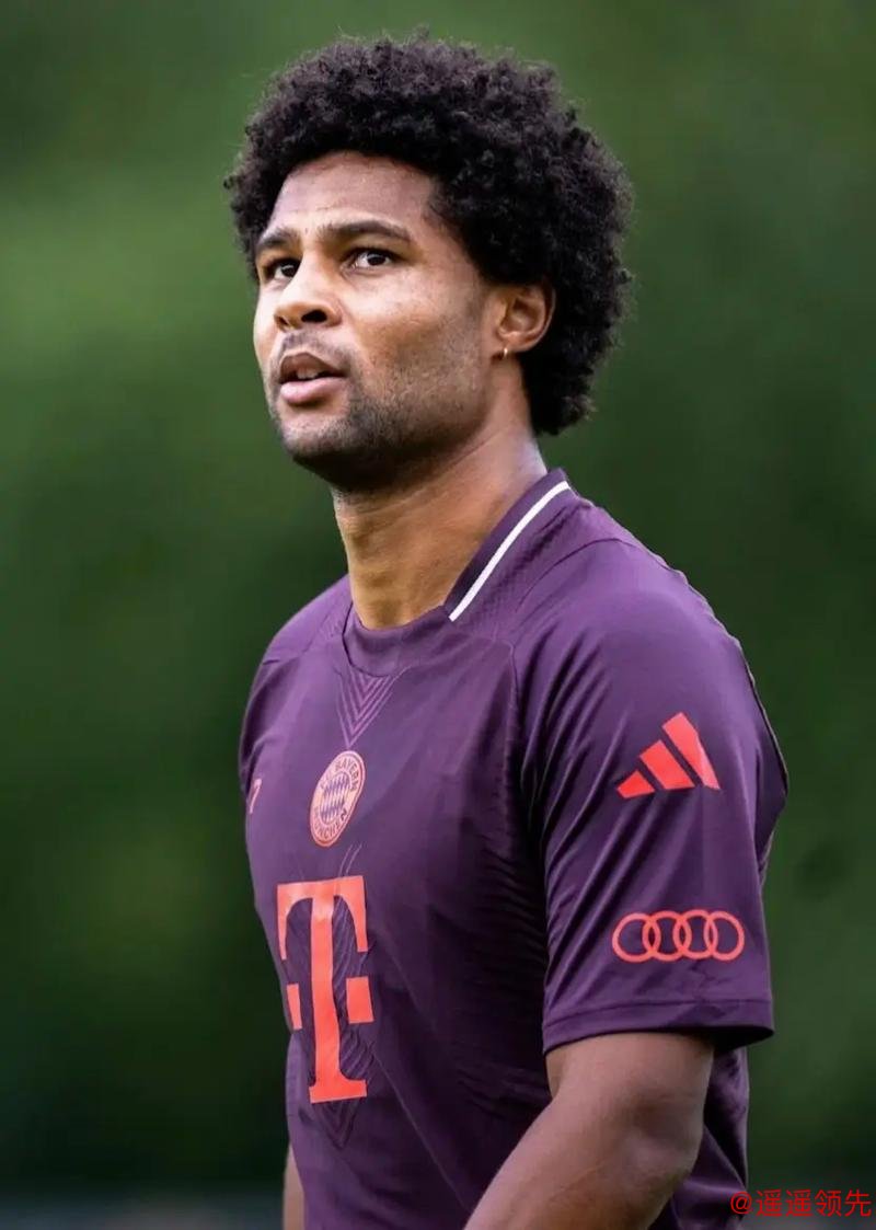 欧冠-格纳布里大四喜莱万双响 拜仁7-2狂胜热刺